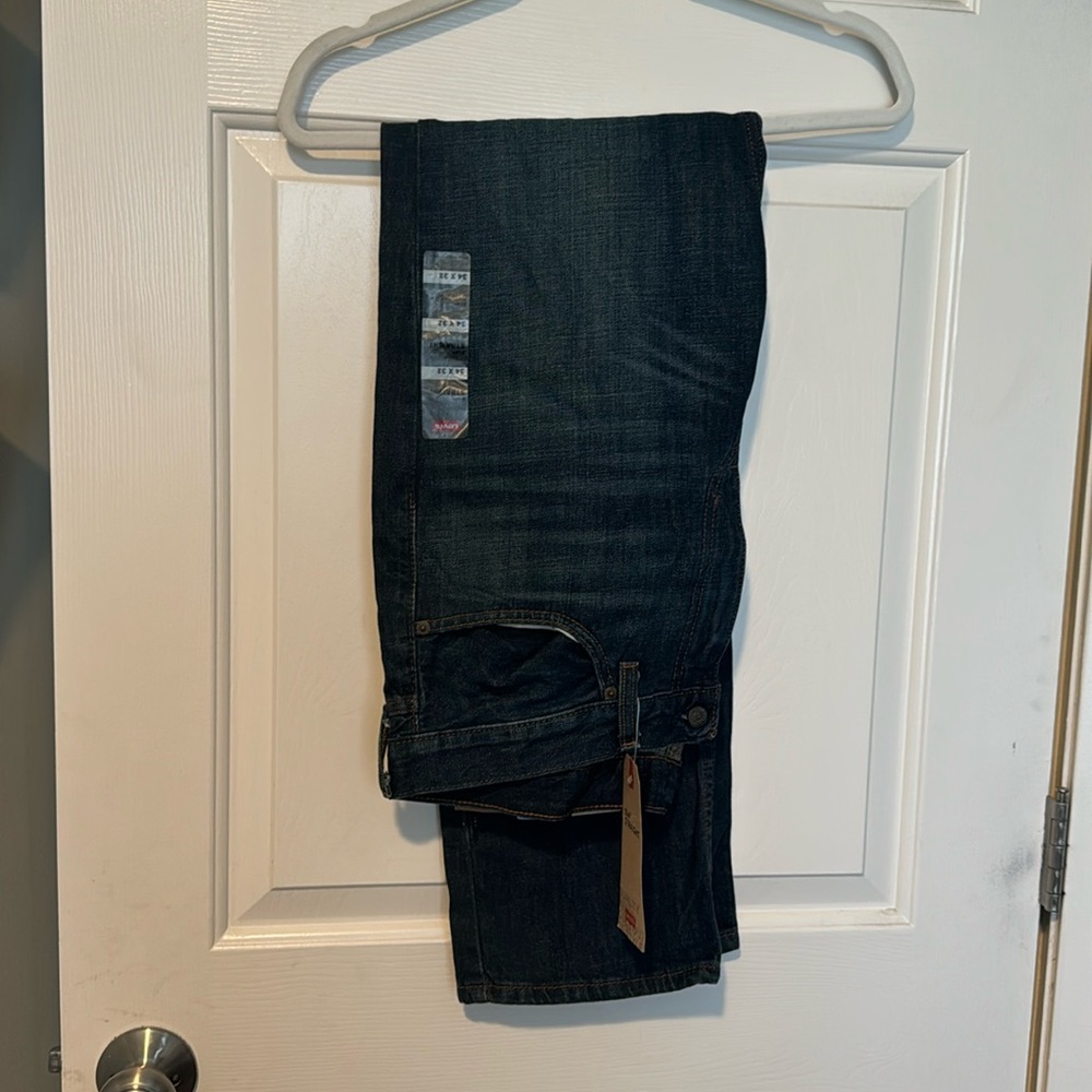 Levis 34x32 514 straight jeans